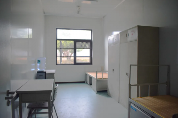 年前搬新家！拆裝式營房，來了