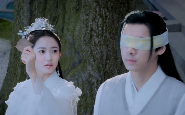 《人世間》演員打了多少&OpenCurlyDoubleQuote;濃妝&rdquo;女明星的臉？給你們看看啥叫女人