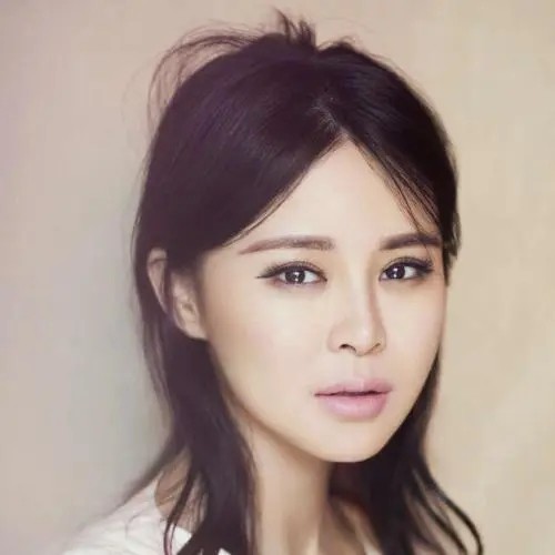 6位娛圈明星夫妻，從校服到婚紗，個個娶初戀，在一起最長40年