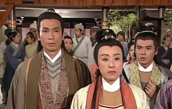 新古裝劇侮辱觀眾智商？來看看18年前的TVB劇，女扮男裝堪比整容