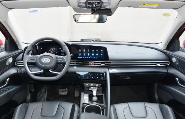 起售價不到10萬，配置豐富還顏值高！全新伊蘭特買這款最合適