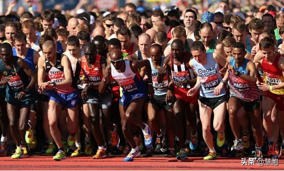 阿迪達斯推出新款ADISTAR訓練鞋：長距離跑的最佳選擇嗎？