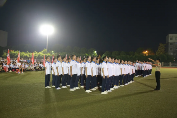 少年,在歷練中成長 少年,在歷練中成長