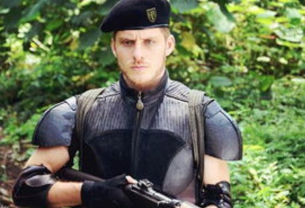 陳道明怒批《怒江之戰》，演員衣著不倫不類，擺拍還是作秀呢？