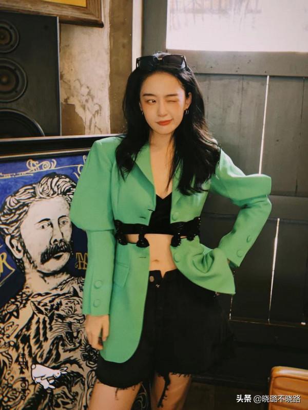 建議面板黃的女性,秋冬多穿這4個“高階色”,顯白減齡還洋氣 建議面板黃的女性,秋冬多穿這4個“高階色”,顯白減齡還洋氣