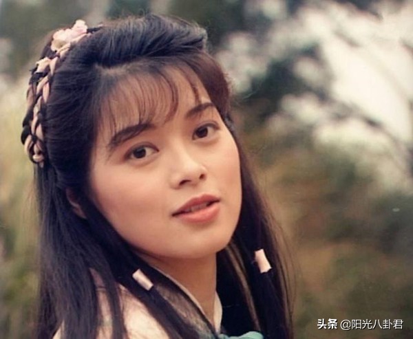 因“阿朱”走紅，被潑髒水退圈賣保險，至今單身的劉錦玲現狀如何