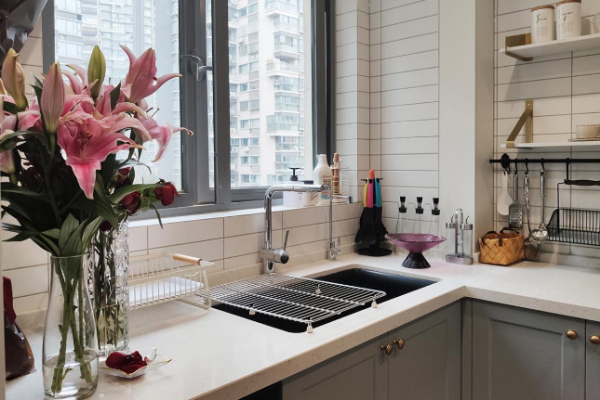 5㎡的小廚房太狹窄了！別擔心，照這樣裝面積增加一倍