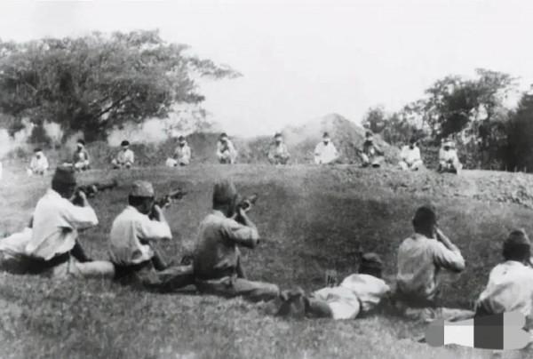 珍貴老照片：真實記錄了當時鬼子進村