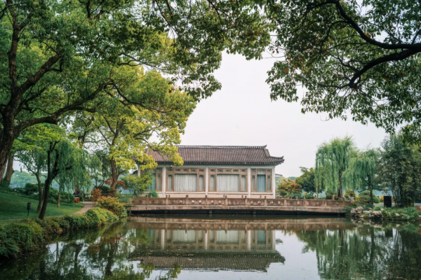 你以為是西湖,並不是真正的西湖 你以為是西湖,並不是真正的西湖