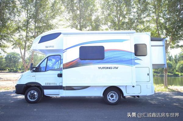 3.0T8AT動力，6座大空間，​帶多種智慧和大床，宇通高配房車來了