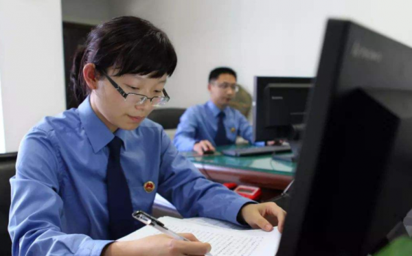 能進入“體制內”的人，大多來自這4種家庭，與家庭背景無關