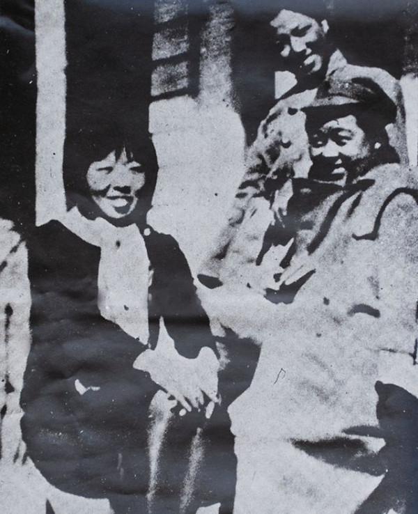 蕭紅在香港去世，訊息被帶回哈爾濱老家，父親彷彿在聽陌生人故事