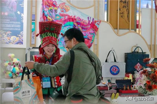 文博會上的石屏風潮 文博會上的石屏風潮