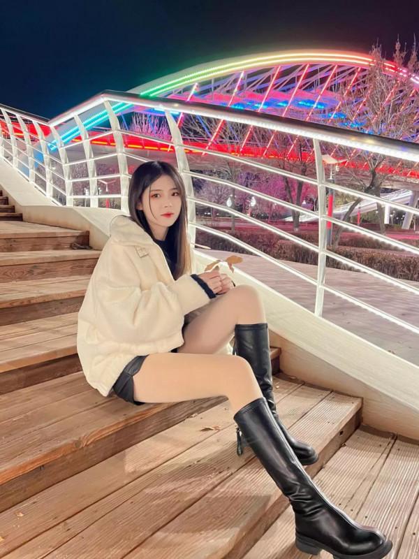 冬季女孩羊羔毛穿搭，怎麼穿更有淑女風？