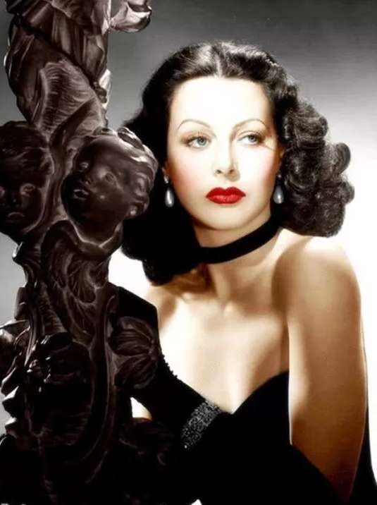 海蒂拉瑪不僅是WIFI之母,還提出展布頻譜技術演變成3G技術 海蒂拉瑪不僅是WIFI之母,還提出展布頻譜技術演變成3G技術