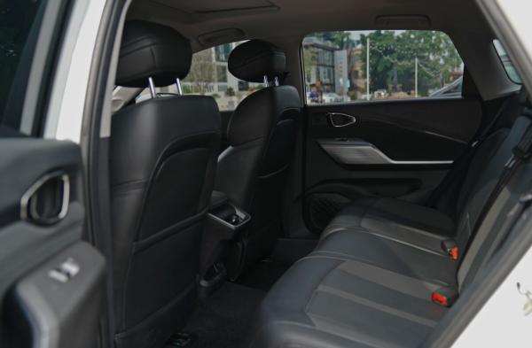 被視為“人生的第一臺車”，掀背設計，5萬多起，帶你看寶駿RC-5