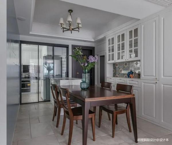 花130裝修148㎡四居室：老房優雅重生，玄關客廳餐廳大融合
