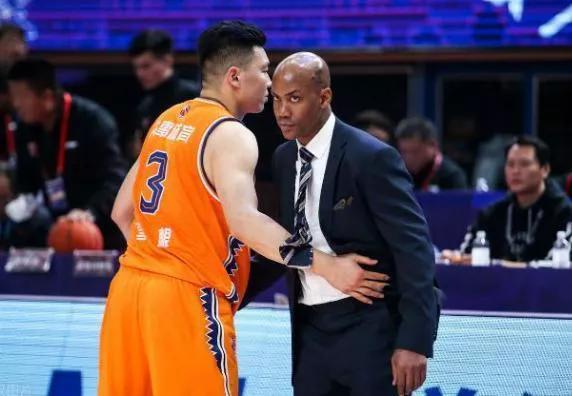 一夜3訊息!宏遠首場熱身賽結束,遼籃官宣喜訊,馬布裡主動辭職 一夜3訊息!宏遠首場熱身賽結束,遼籃官宣喜訊,馬布裡主動辭職