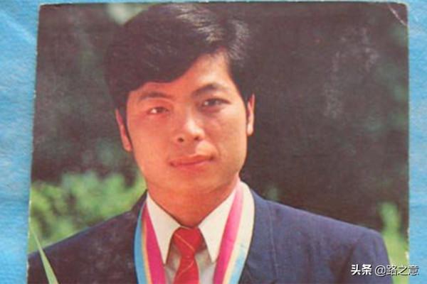 東方大力神：世界舉重賽中國第一塊金牌，9次重新整理舉重世界紀錄