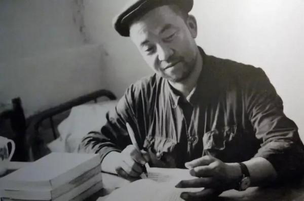 1964年，毛主席請王進喜吃飯，桌上共有12道菜，但他為何沒吃飽？