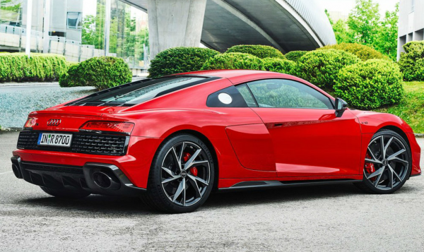 出道即巔峰，從賽道馳騁的R8R再到奧迪R8，它經歷了什麼