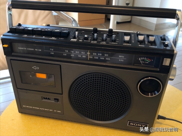 索尼 SONY CF-1980單聲道錄音機 兩波段收音機 卡帶播放器
