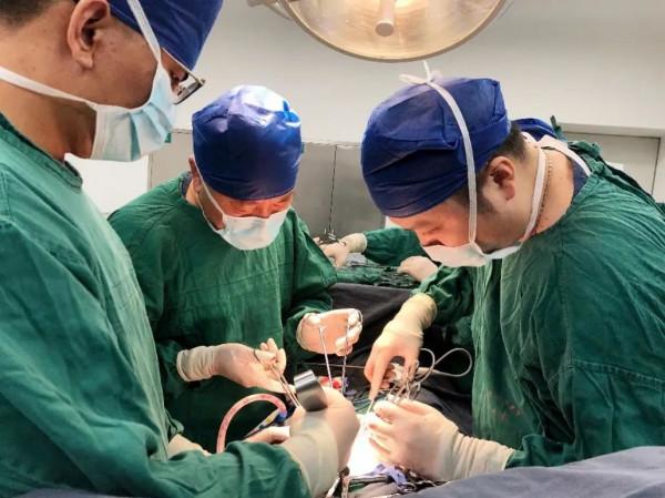 罕見！59歲老漢和表弟雙雙查出腸癌，醫生建議兒子儘快檢查