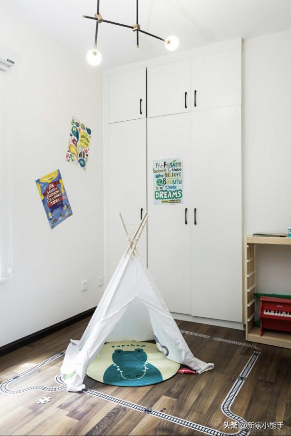 看她120平新房，放棄傳統電視牆，營造遊樂園式的家，很幸福