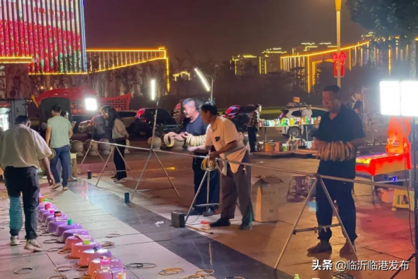 夜晚的臨港,太熱鬧了吧! 夜晚的臨港,太熱鬧了吧!