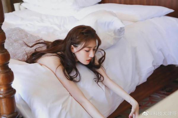 徐璐這組照片拍的很詭異 徐璐這組照片拍的很詭異