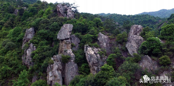 絕美冬景上線！這處色彩繽紛的地質公園，紅楓怪石看不完，每一眼都是驚豔！