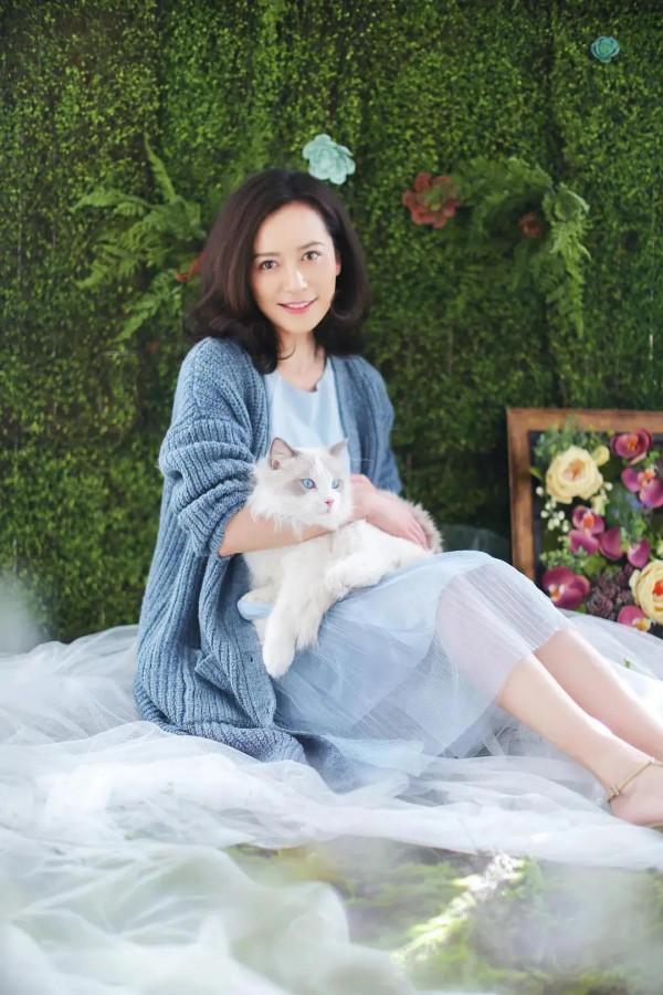 50歲的俞飛鴻更有韻味