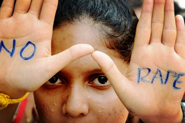 印度政客語出驚人:當被侵犯無法避免的時候,索性躺下來享受 印度政客語出驚人:當被侵犯無法避免的時候,索性躺下來享受