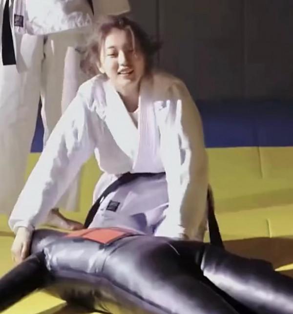 16歲出道登頂，22歲成為“百億少女”，裴秀智令人羨慕的開掛人生