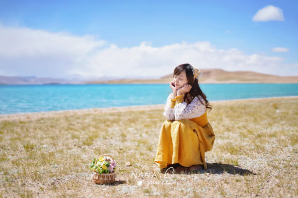 西藏無人區美麗的湖泊，是匯聚各類候鳥的溼地，拍照如童話世界