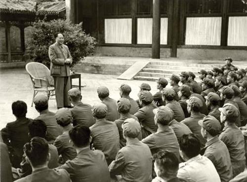 毛主席警衛員深山隱居54年，為了救女兒才“暴露”，縣長前來拜訪