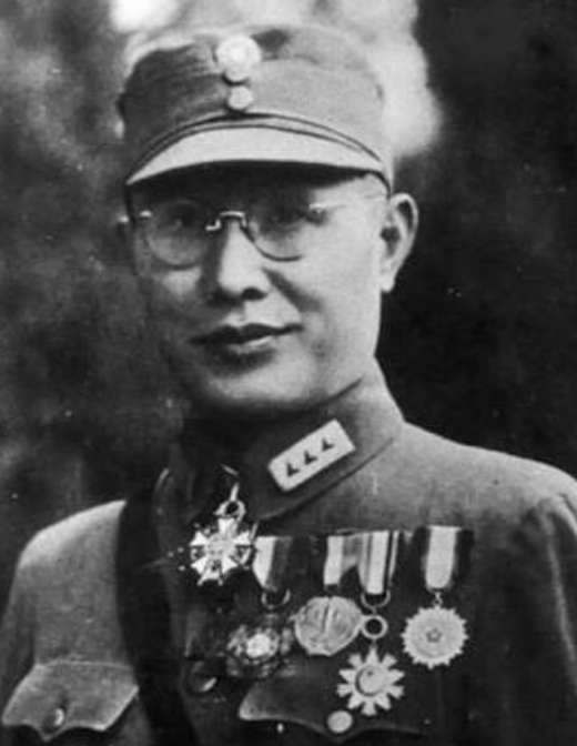 1950年才入黨,5年後,周恩來告訴他準備授予他上將,他:我不要 1950年才入黨,5年後,周恩來告訴他準備授予他上將,他:我不要