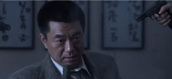 《深淵》12:真正的對手就坐在面前,方城在敵人的地盤除奸 《深淵》12:真正的對手就坐在面前,方城在敵人的地盤除奸