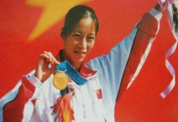 “最孤獨的冠軍”王麗萍:為何奪冠後不身披國旗,無一國人喝彩? “最孤獨的冠軍”王麗萍:為何奪冠後不身披國旗,無一國人喝彩?