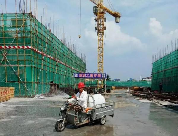 小區高樓神秘的窗外來客 小區高樓神秘的窗外來客