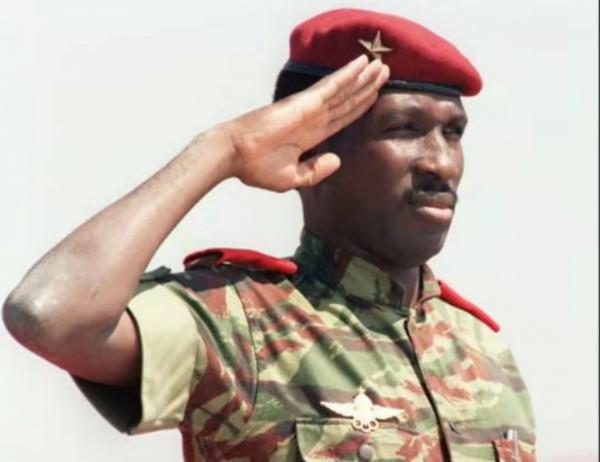 傘兵上尉政變上臺，立志為人民服務，深受百姓愛戴，卻被戰友殺害