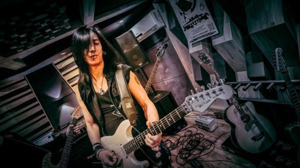 “人魚公主”鍾麗緹:為何怒甩著名音樂人,嫁小12歲的山東男人? “人魚公主”鍾麗緹:為何怒甩著名音樂人,嫁小12歲的山東男人?