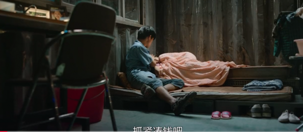 《笨小孩》破5億，易烊千璽演技大讚，6位配角同樣功不可沒