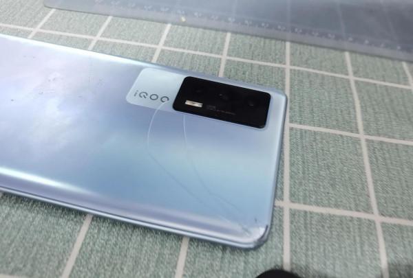 手機後蓋自己換