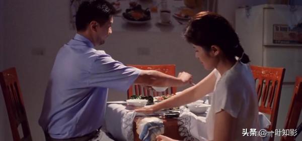 6歲男孩竟然能把雞練得比狗還聽話,能飛天,能治病,催淚國產片 6歲男孩竟然能把雞練得比狗還聽話,能飛天,能治病,催淚國產片