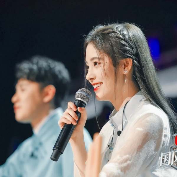 楊冪撞上趙麗穎,國風造型PK誰贏了? 楊冪撞上趙麗穎,國風造型PK誰贏了?