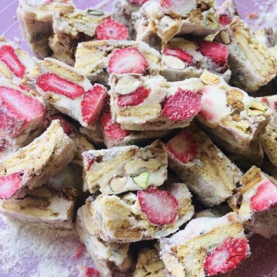 10分鐘出鍋的草莓雪花酥，鮮嫩又爽口