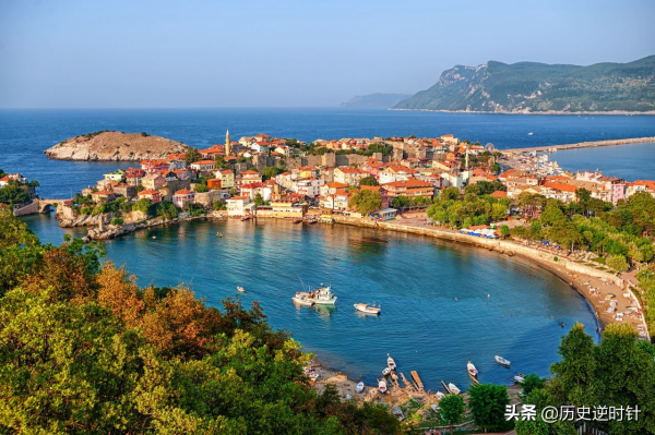 1998年，貝利亞的舊居發現5具年輕女子遺骸，為何至今還有爭議？