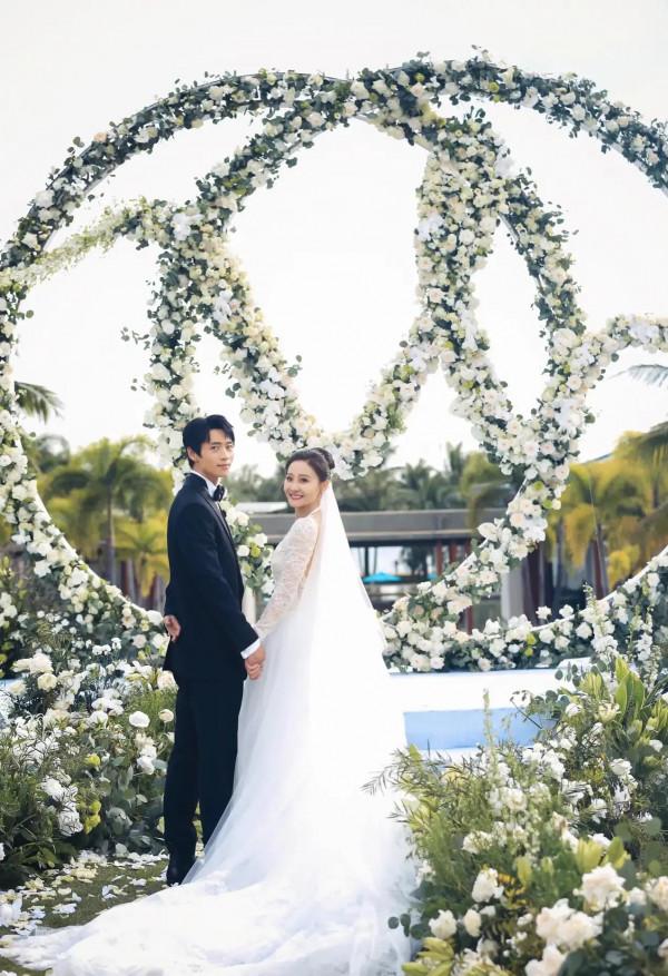 魏晨結婚了，是那個和他一起看流星雨的女孩