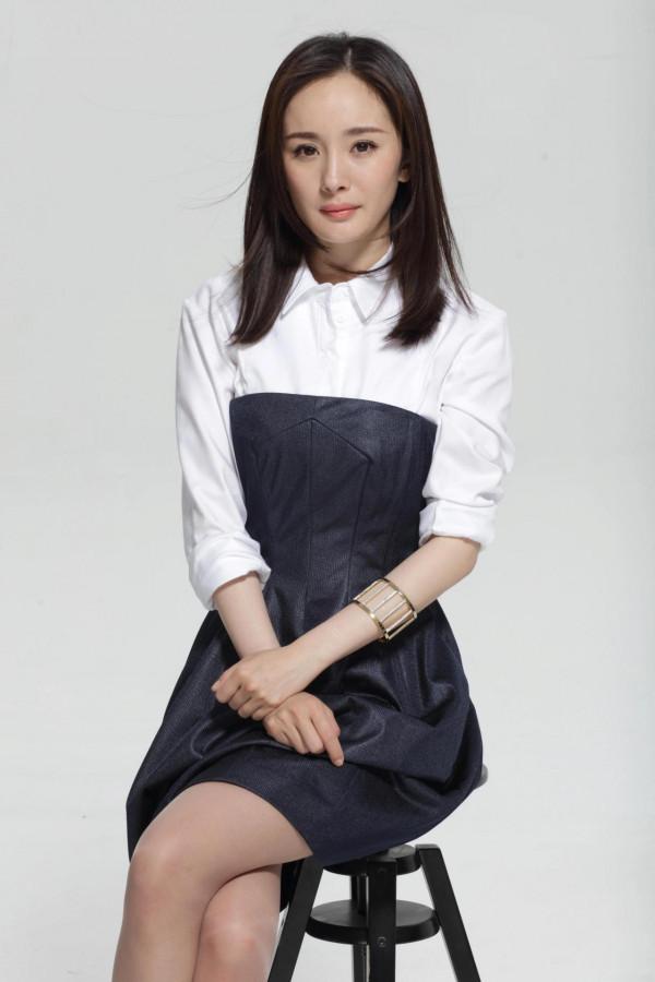 楊冪某品牌廣告定妝照